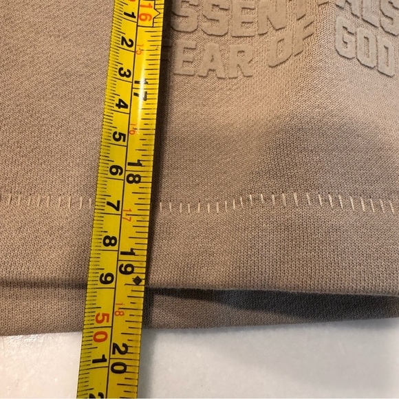 Fear of God Essentials Sweat Shorts Mens Medium Color Smoke NWT - Picture 7 of 10